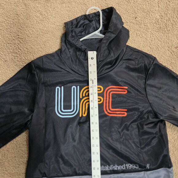 Ubix Now Women's UFC Graphic Crop Hoodie Pullover Black Women's XL New w/o Tags - Picture 11 of 14